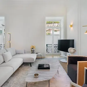 Whome | Av. Da Liberdade Deluxe W/ S-pool, Gym & Parking Apartment